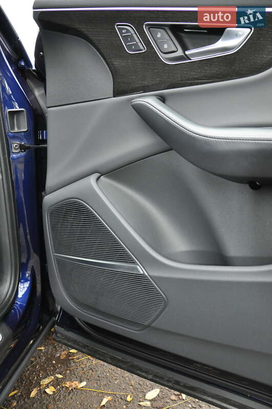 Позашляховик / Кросовер Audi Q7 2020 в Чернівцях