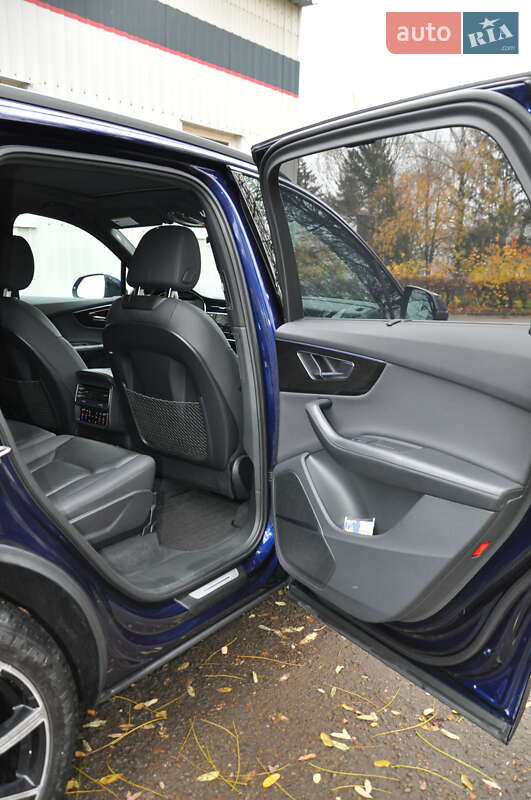 Позашляховик / Кросовер Audi Q7 2020 в Чернівцях