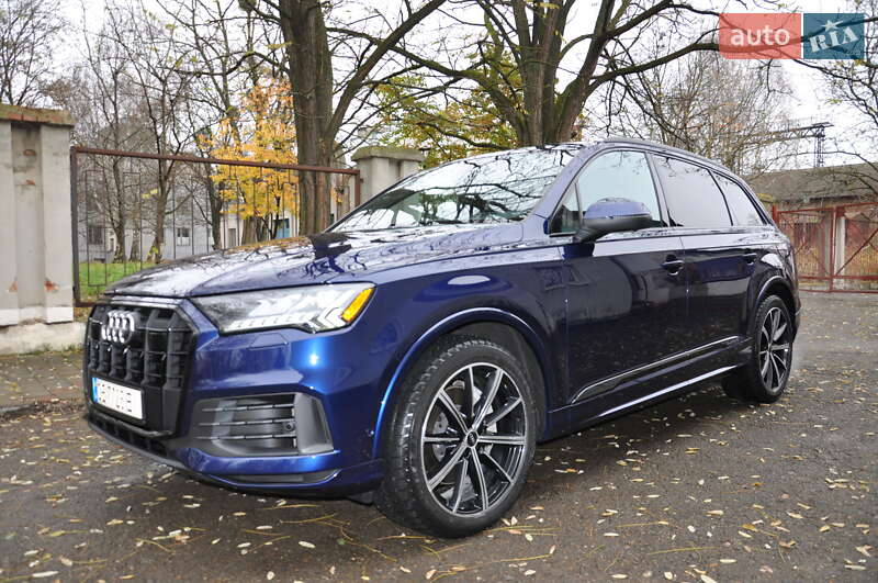 Позашляховик / Кросовер Audi Q7 2020 в Чернівцях