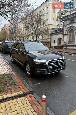 Позашляховик / Кросовер Audi Q7 2017 в Києві