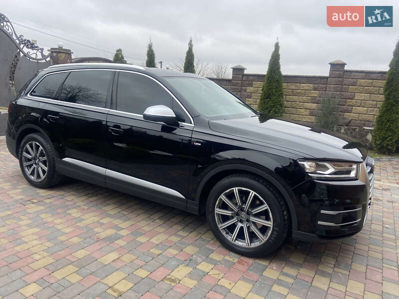 Позашляховик / Кросовер Audi Q7 2017 в Тернополі
