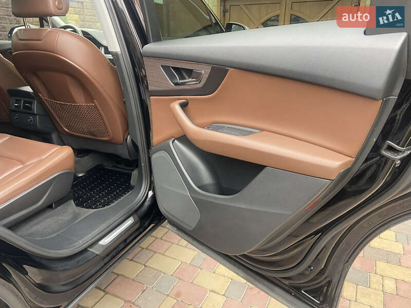 Позашляховик / Кросовер Audi Q7 2017 в Тернополі