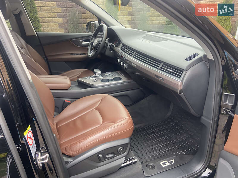 Позашляховик / Кросовер Audi Q7 2017 в Тернополі