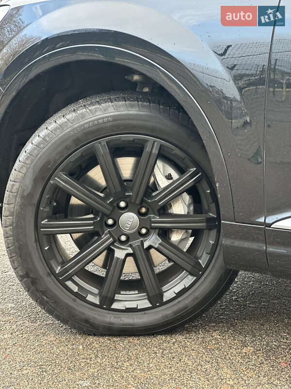 Внедорожник / Кроссовер Audi Q7 2017 в Киеве
