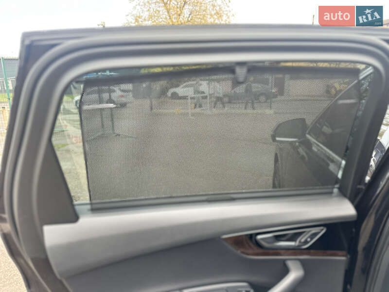 Внедорожник / Кроссовер Audi Q7 2017 в Киеве