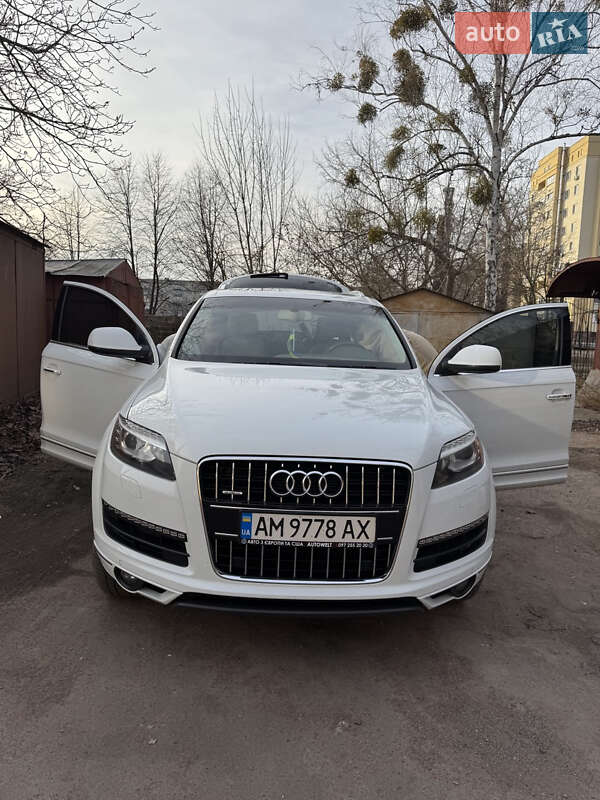 Позашляховик / Кросовер Audi Q7 2013 в Коростені