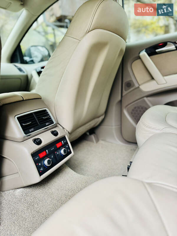 Позашляховик / Кросовер Audi Q7 2007 в Дніпрі