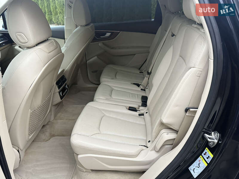 Позашляховик / Кросовер Audi Q7 2017 в Львові