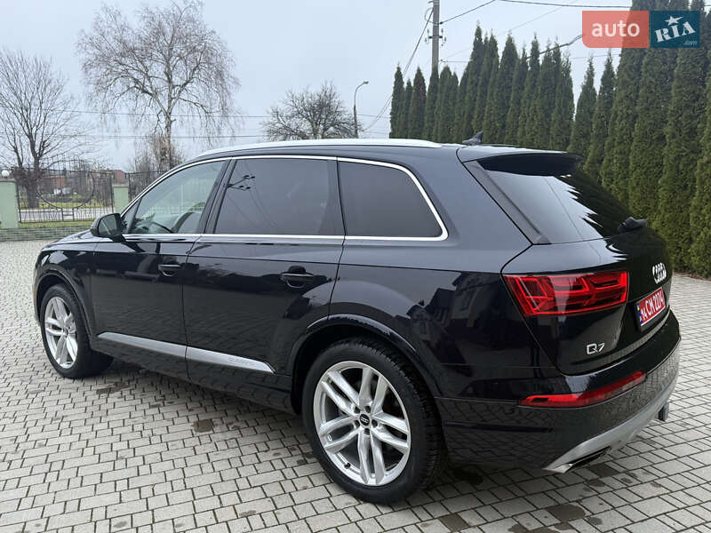 Позашляховик / Кросовер Audi Q7 2017 в Львові