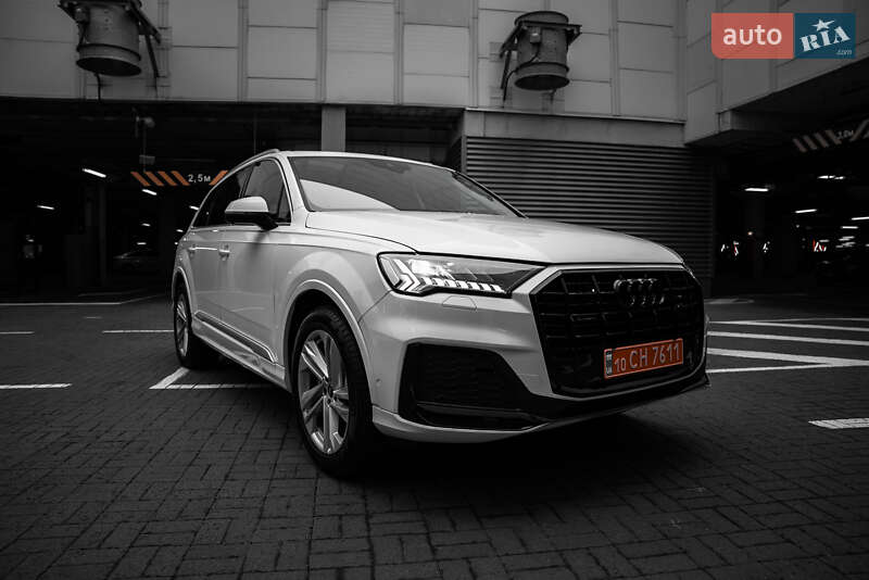 Позашляховик / Кросовер Audi Q7 2021 в Києві