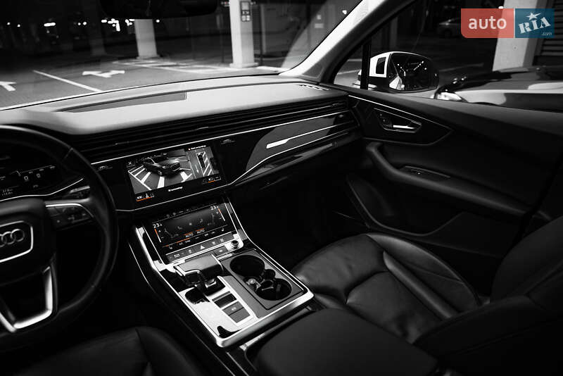 Позашляховик / Кросовер Audi Q7 2021 в Києві