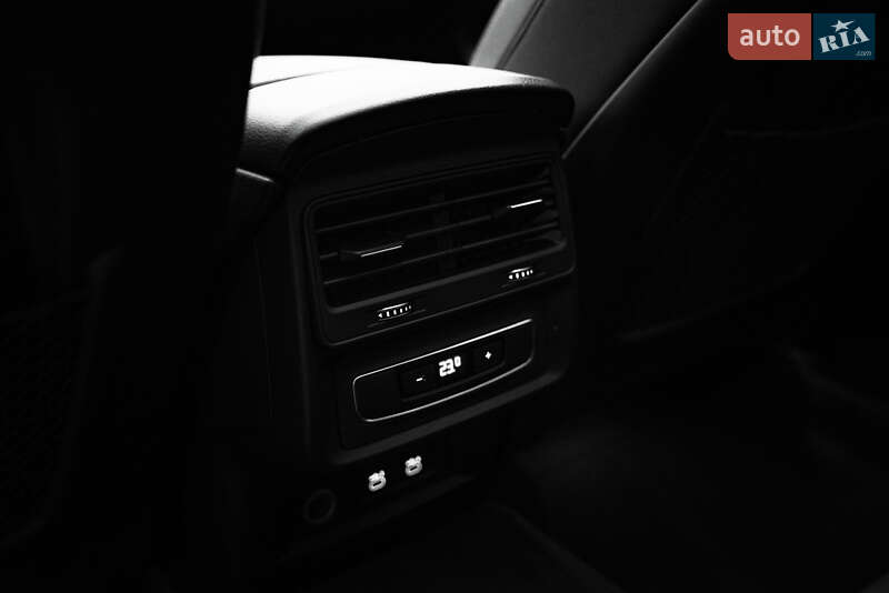 Позашляховик / Кросовер Audi Q7 2021 в Києві