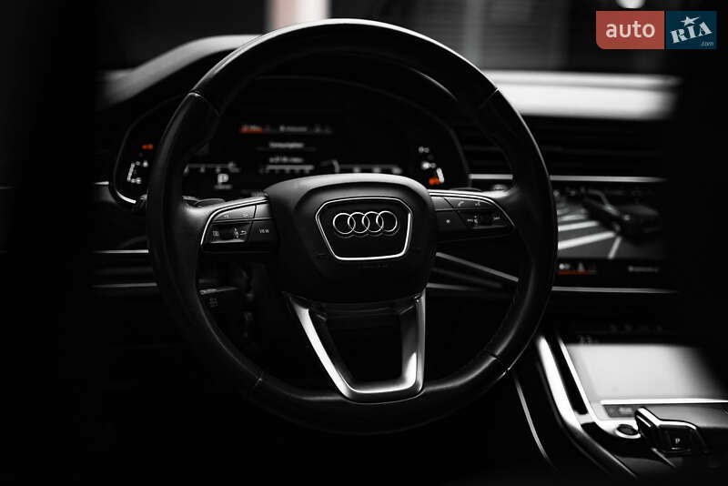 Позашляховик / Кросовер Audi Q7 2021 в Києві