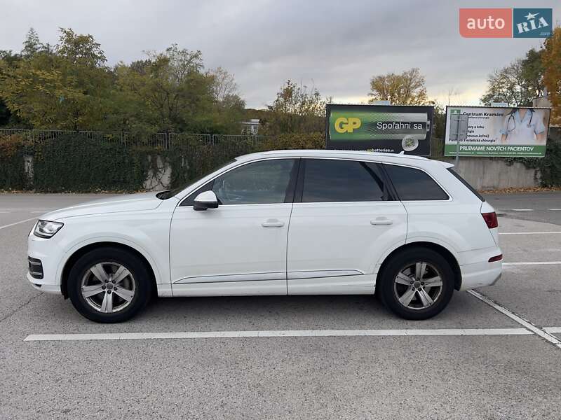 Позашляховик / Кросовер Audi Q7 2017 в Ужгороді