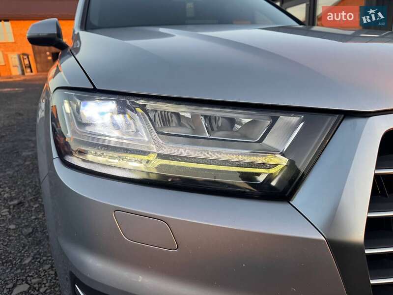 Позашляховик / Кросовер Audi Q7 2017 в Луцьку