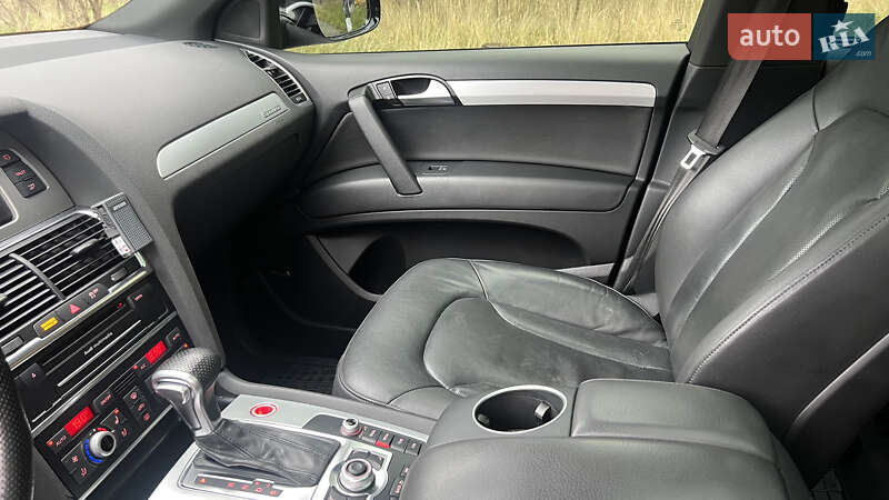 Позашляховик / Кросовер Audi Q7 2015 в Києві