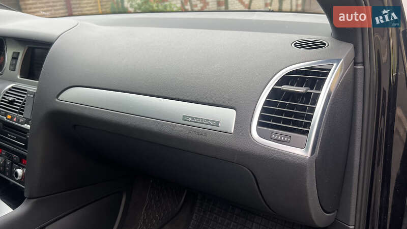 Позашляховик / Кросовер Audi Q7 2015 в Києві