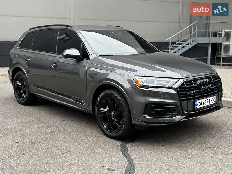 Позашляховик / Кросовер Audi Q7 2021 в Києві