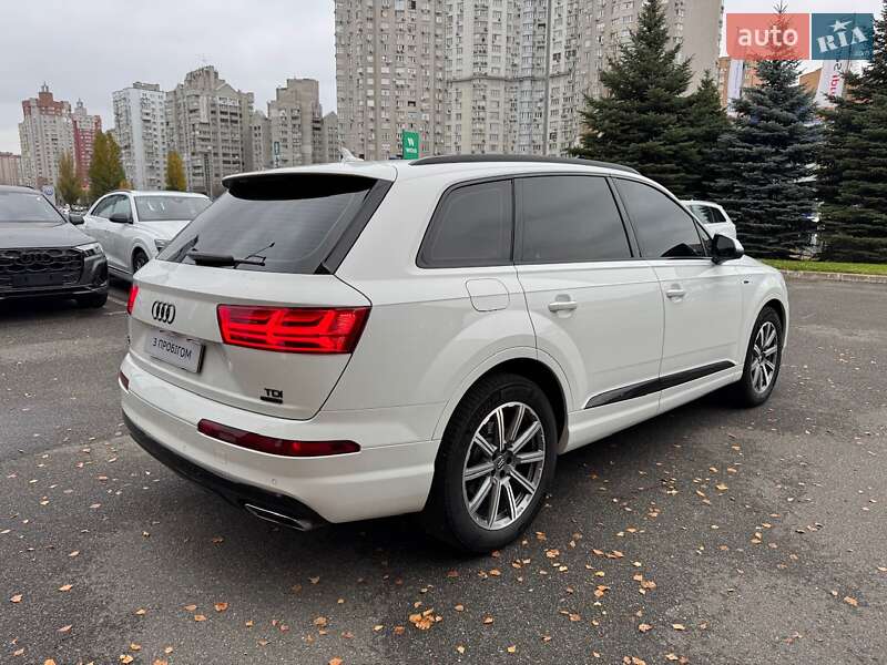 Позашляховик / Кросовер Audi Q7 2016 в Києві фото 12 Позашляховик / Кросовер Audi Q7 2016 в Києві