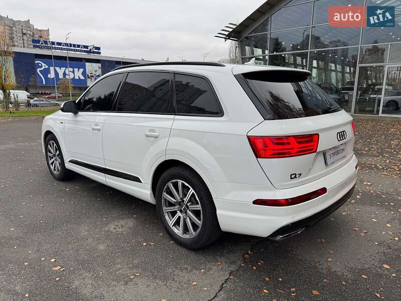 Позашляховик / Кросовер Audi Q7 2016 в Києві фото 22 Позашляховик / Кросовер Audi Q7 2016 в Києві