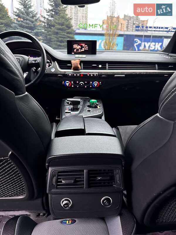 Позашляховик / Кросовер Audi Q7 2016 в Києві фото 70 Позашляховик / Кросовер Audi Q7 2016 в Києві