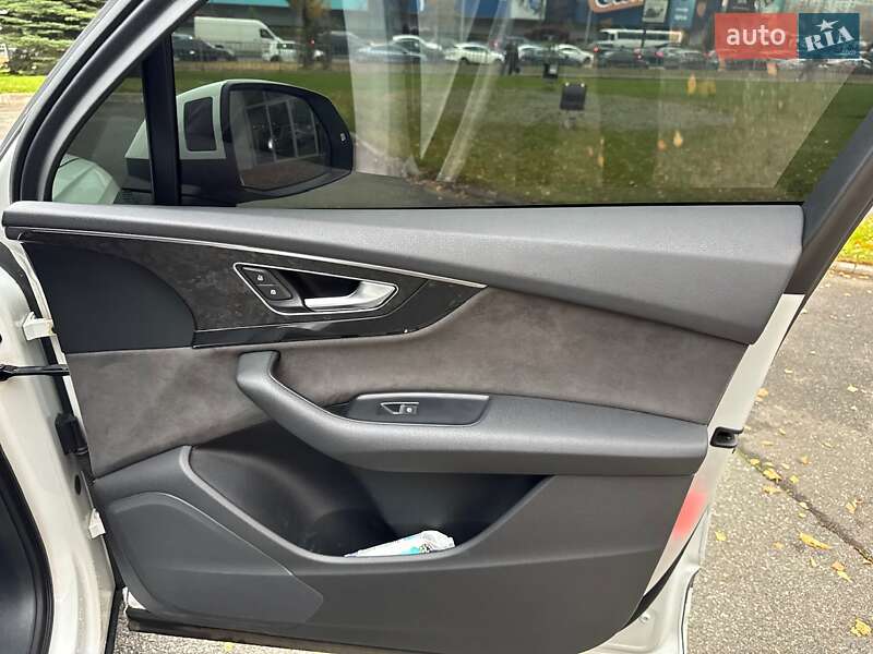 Позашляховик / Кросовер Audi Q7 2016 в Києві фото 75 Позашляховик / Кросовер Audi Q7 2016 в Києві