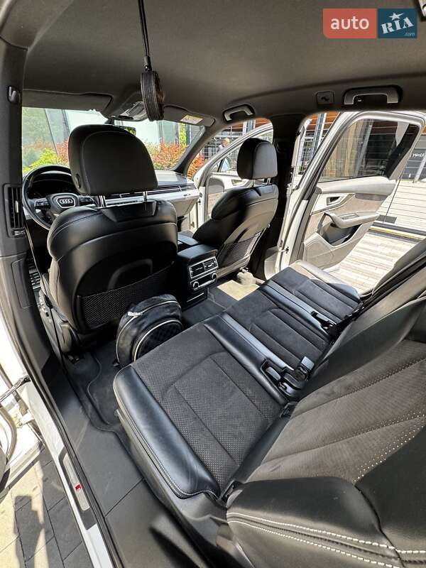Позашляховик / Кросовер Audi Q7 2017 в Києві