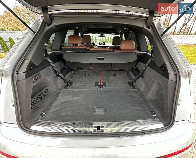 Позашляховик / Кросовер Audi Q7 2018 в Луцьку