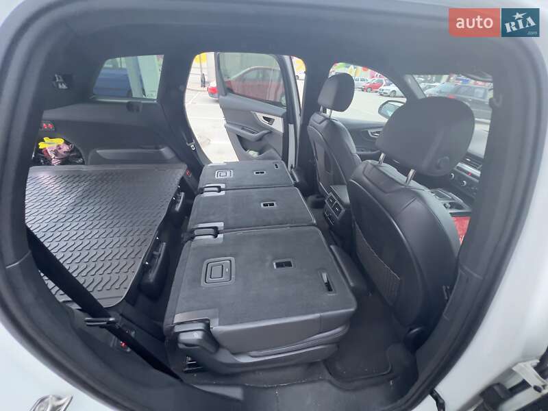 Позашляховик / Кросовер Audi Q7 2017 в Ужгороді