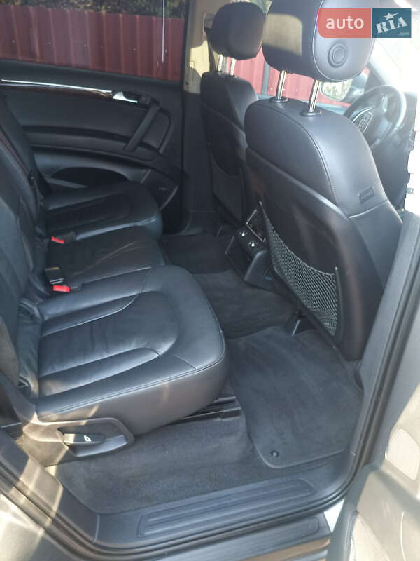 Внедорожник / Кроссовер Audi Q7 2011 в Нововолынске