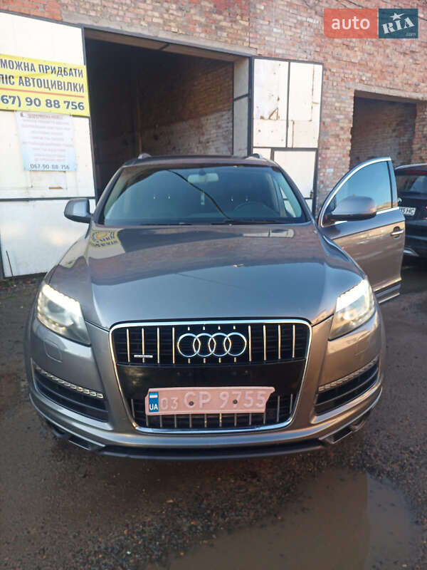 Внедорожник / Кроссовер Audi Q7 2011 в Нововолынске