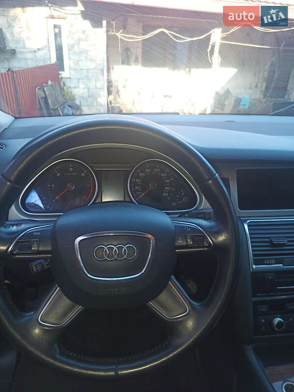 Внедорожник / Кроссовер Audi Q7 2011 в Нововолынске