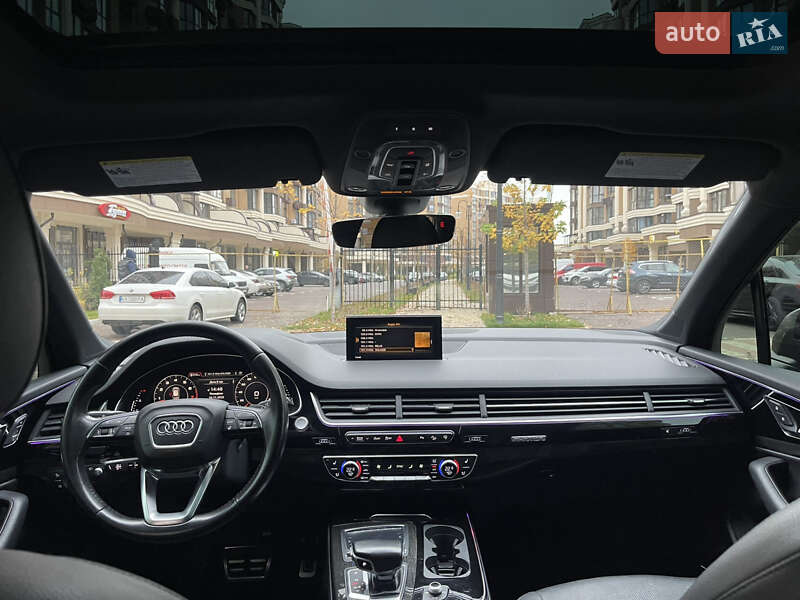 Внедорожник / Кроссовер Audi Q7 2016 в Киеве