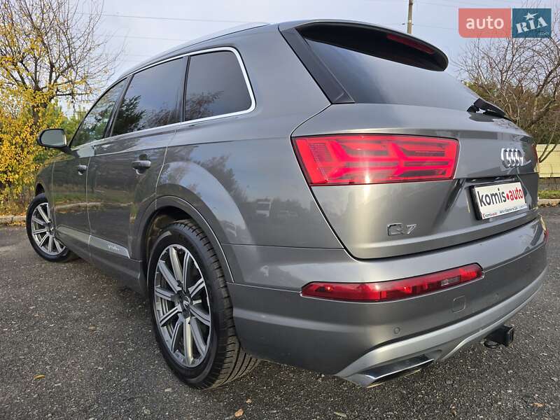 Позашляховик / Кросовер Audi Q7 2016 в Хмельницькому
