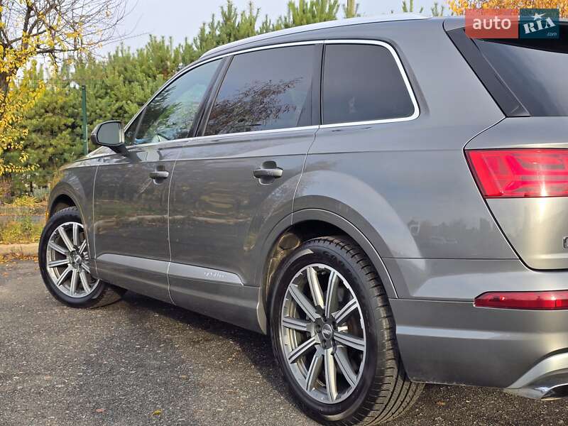 Позашляховик / Кросовер Audi Q7 2016 в Хмельницькому