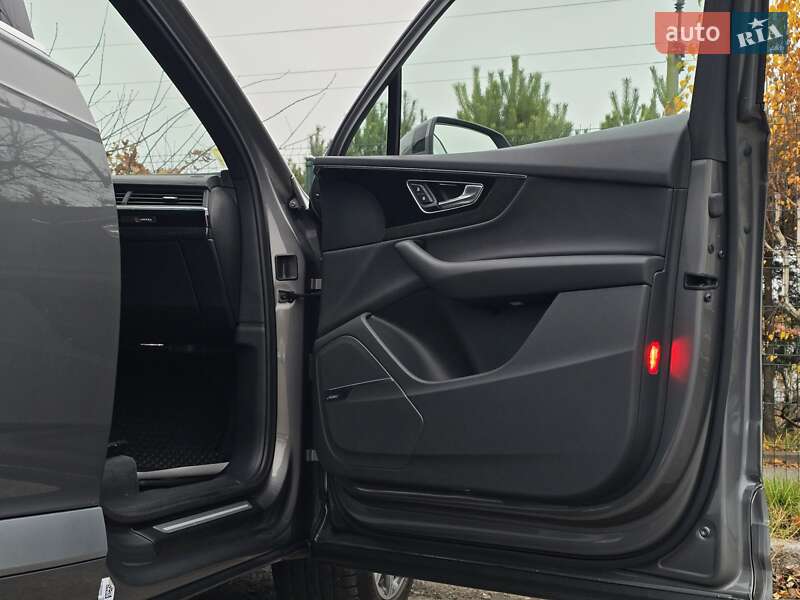 Позашляховик / Кросовер Audi Q7 2016 в Хмельницькому