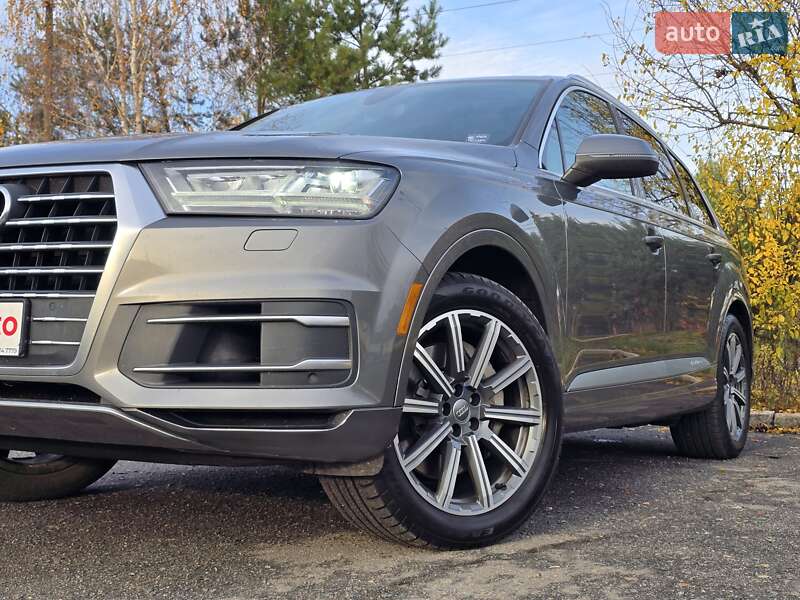 Позашляховик / Кросовер Audi Q7 2016 в Хмельницькому