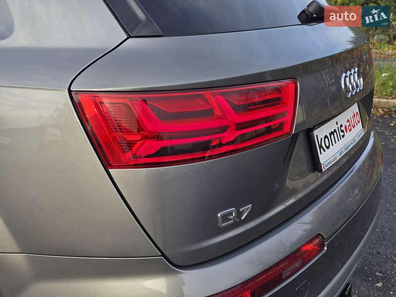 Позашляховик / Кросовер Audi Q7 2016 в Хмельницькому