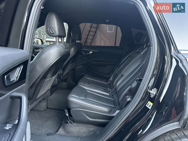 Внедорожник / Кроссовер Audi Q7 2016 в Владимире