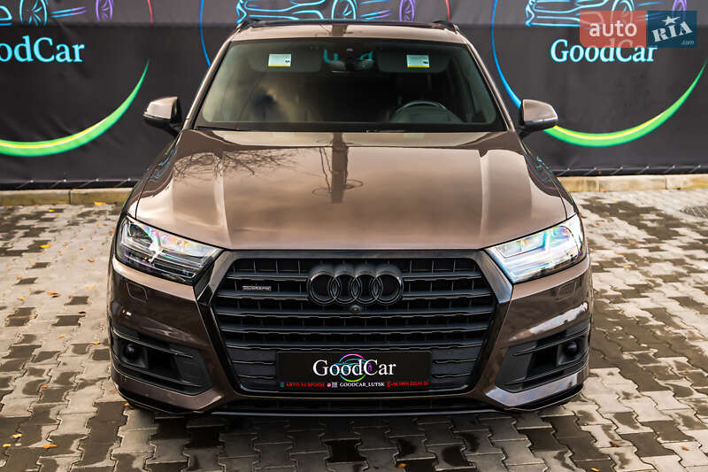 Позашляховик / Кросовер Audi Q7 2017 в Луцьку