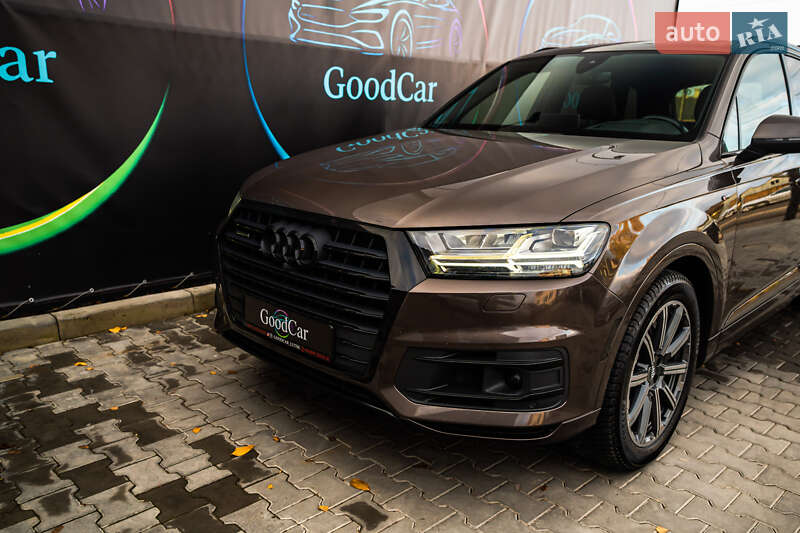 Позашляховик / Кросовер Audi Q7 2017 в Луцьку