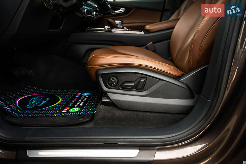 Позашляховик / Кросовер Audi Q7 2017 в Луцьку