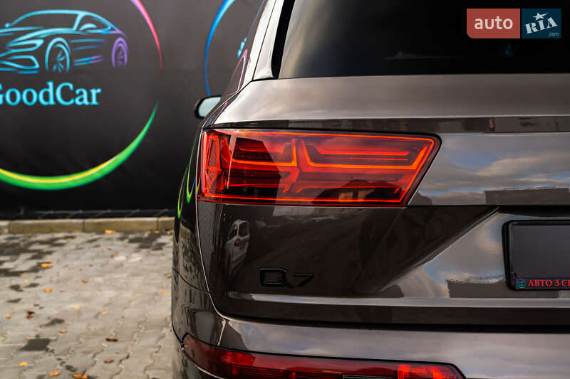 Позашляховик / Кросовер Audi Q7 2017 в Луцьку
