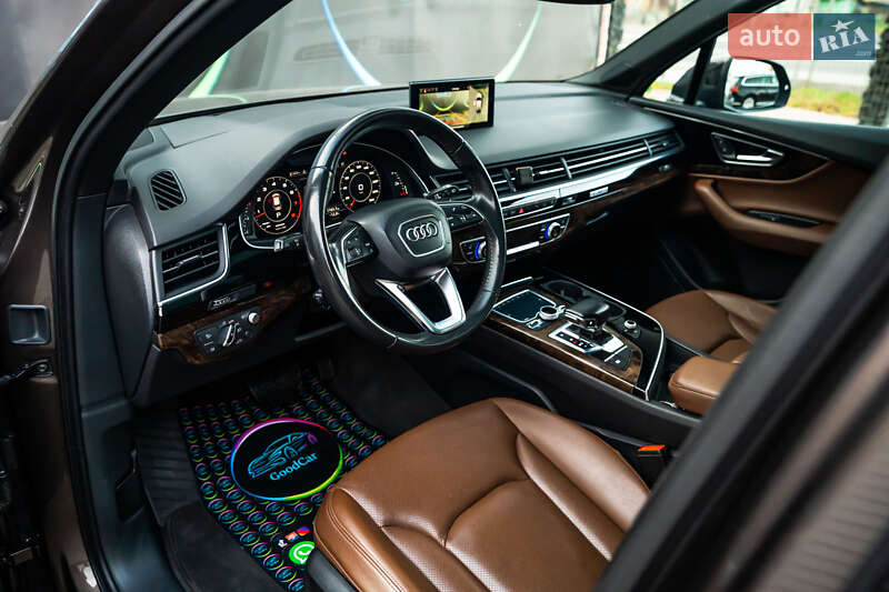 Позашляховик / Кросовер Audi Q7 2017 в Луцьку