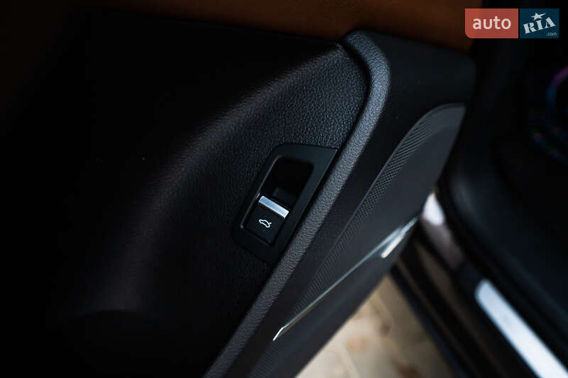 Позашляховик / Кросовер Audi Q7 2017 в Луцьку