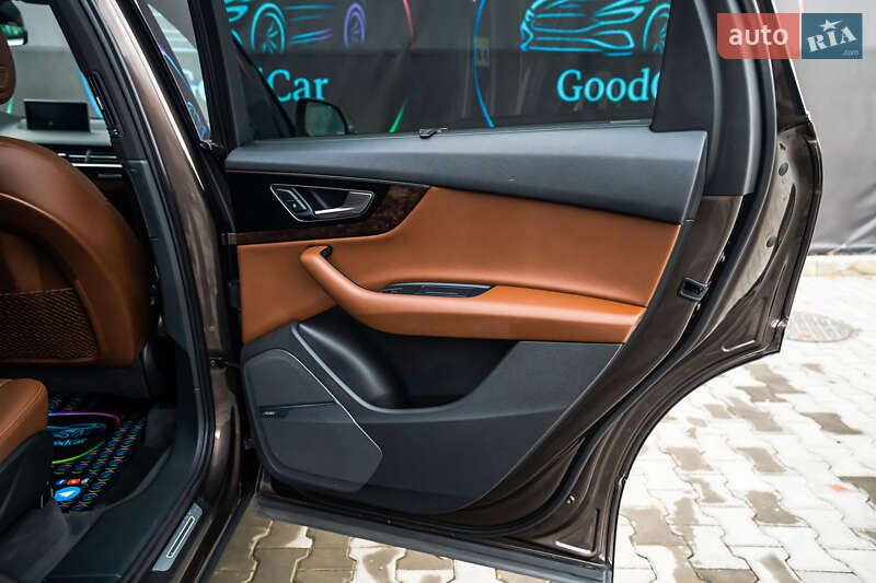 Позашляховик / Кросовер Audi Q7 2017 в Луцьку