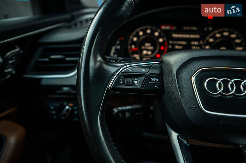Позашляховик / Кросовер Audi Q7 2017 в Луцьку