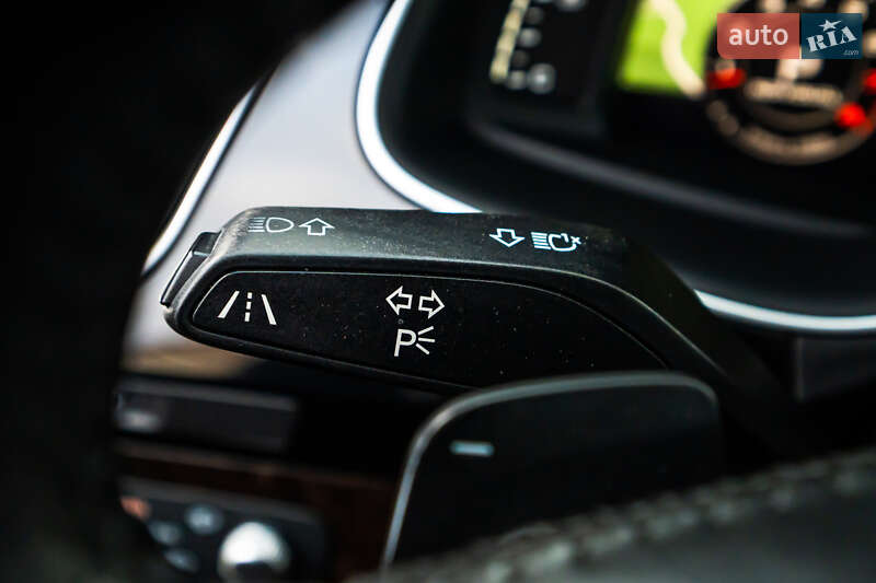 Позашляховик / Кросовер Audi Q7 2017 в Луцьку