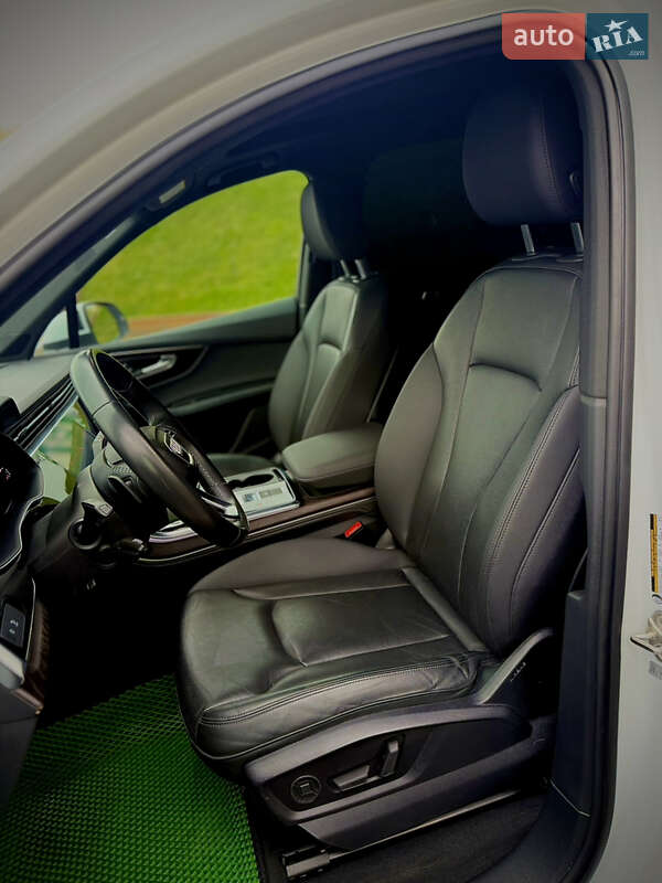Позашляховик / Кросовер Audi Q7 2021 в Києві