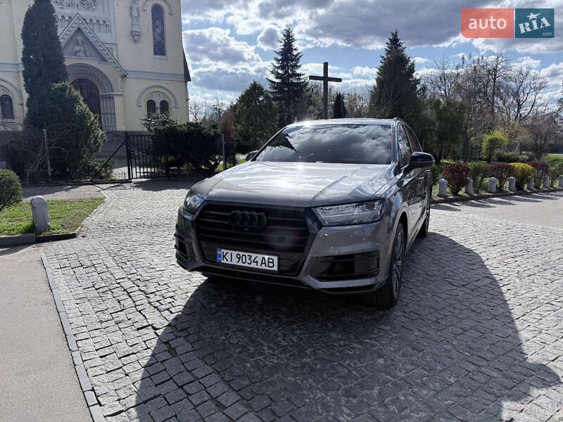 Позашляховик / Кросовер Audi Q7 2016 в Києві